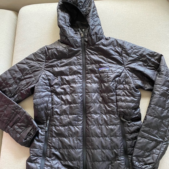 NWT Patagonia Black Nano Puff Hoodie - Picture 3 of 7